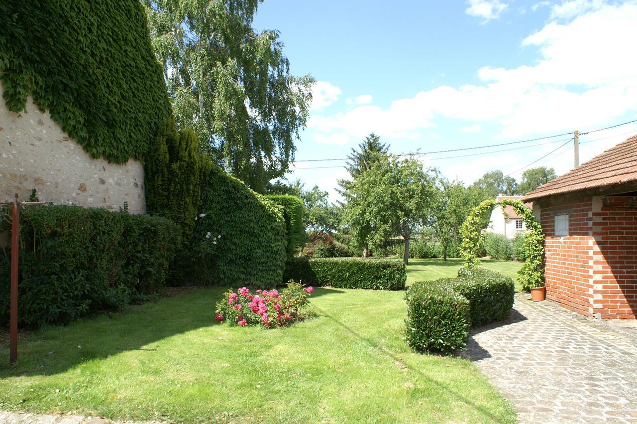 La Ferme Briarde Bed & Breakfast Couperdrix Exterior photo